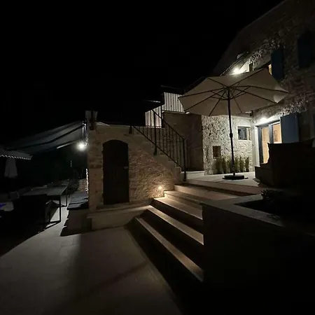 Villa In With Swimming Pool