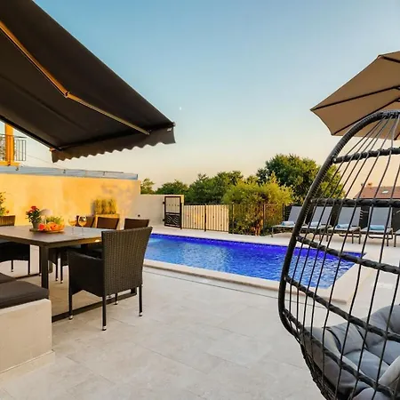 In With Swimming Pool Villa