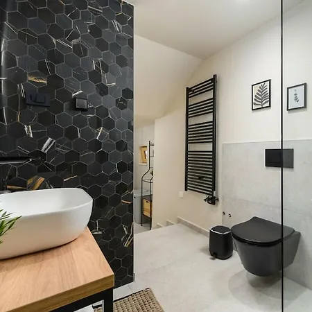 In With Swimming Pool